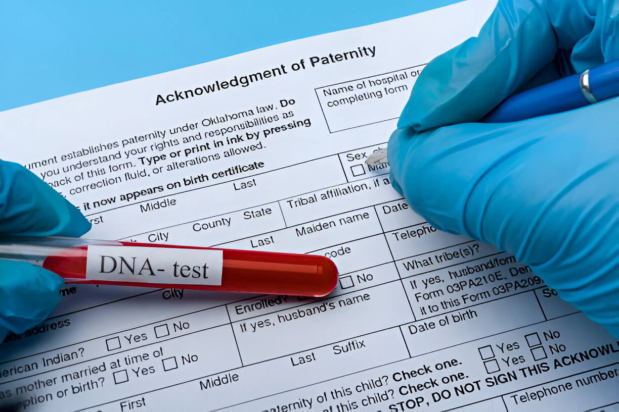 Prenatal paternity testing — book with Henotic Diagnostics
